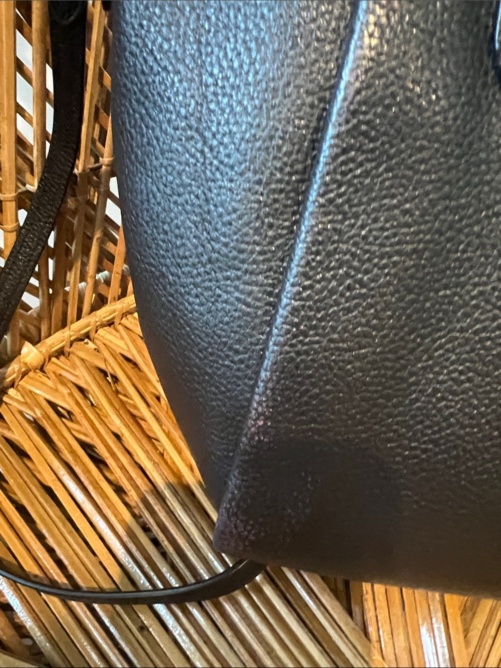 Coach - Women's Black Leather Classic Shoulder Bag - Picture 6 of 10